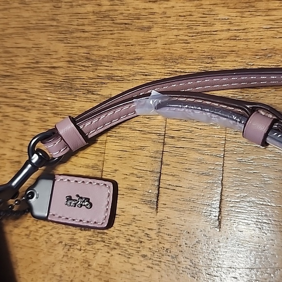 COACH DUSTY ROSE TEA ROSE CLUTCH WRISTLET NWOT - Picture 3 of 16